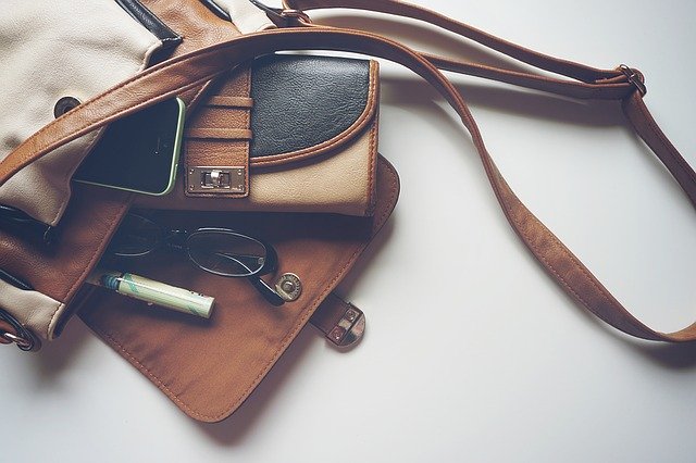 Key Tips for renting designer handbags
